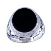 BAGUE EN ARGENT RHODIÉ SERTIE DE CUBIQUES ZIRCONIAS ET DpiUN ONYX