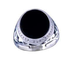 BAGUE EN ARGENT RHODIÉ SERTIE DE CUBIQUES ZIRCONIAS ET DpiUN ONYX