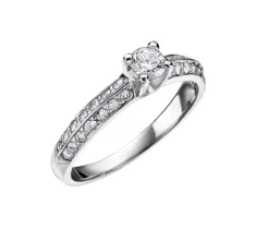 BAGUE EN OR 18K BLANC ET PALLADIUM SERTIE DE DIAMANTS