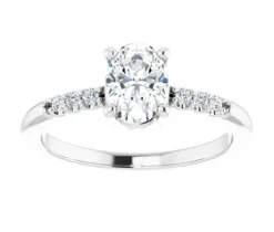 BAGUE EN OR 14K BLANC SERTIE DpiUN DIAMANT LABORATOIRE OVALE ET DE DIAMANTS LABORATOIRES