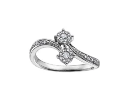 BAGUE EN OR 10K BLANC SERTIE DE DIAMANTS