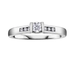 BAGUE EN OR 14K SERTIE DpiUN DIAMANT CANADIEN ET DE DIAMANTS