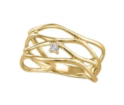BAGUE EN OR 10K SERTIE DpiUN DIAMANT CANADIEN