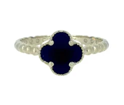 BAGUE TRÈFLE EN OR JAUNE SERTI DE NACRE DE PERLE OU DpiONYX